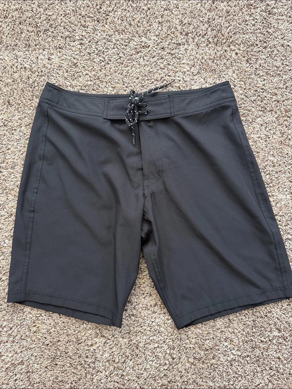 GAP Men's Black Board Shorts with Drawstring / Medium